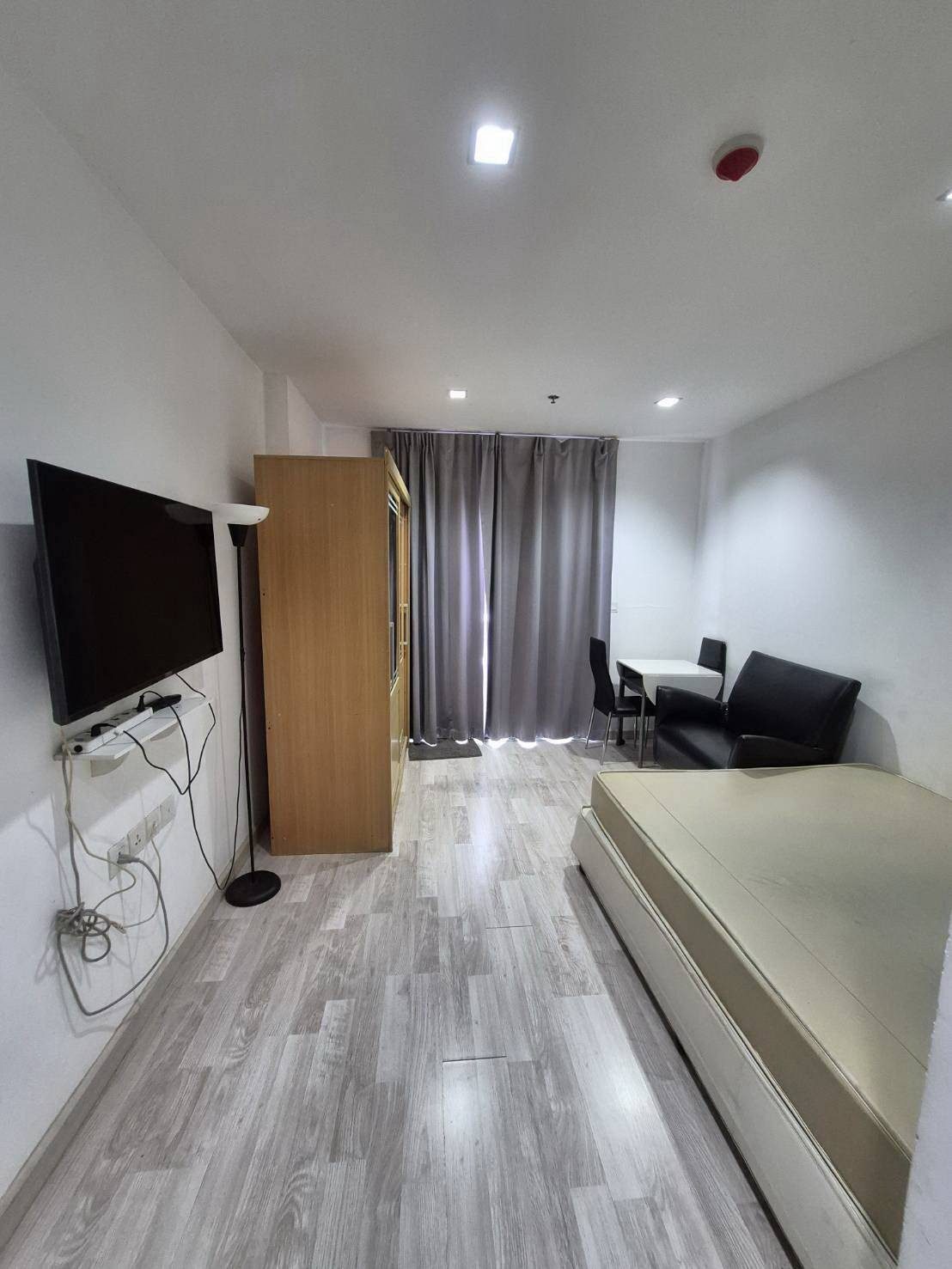 IDEO Mobi Sathorn (ไอดีโอ โมบิ สาทร) (Studio 22sqm)