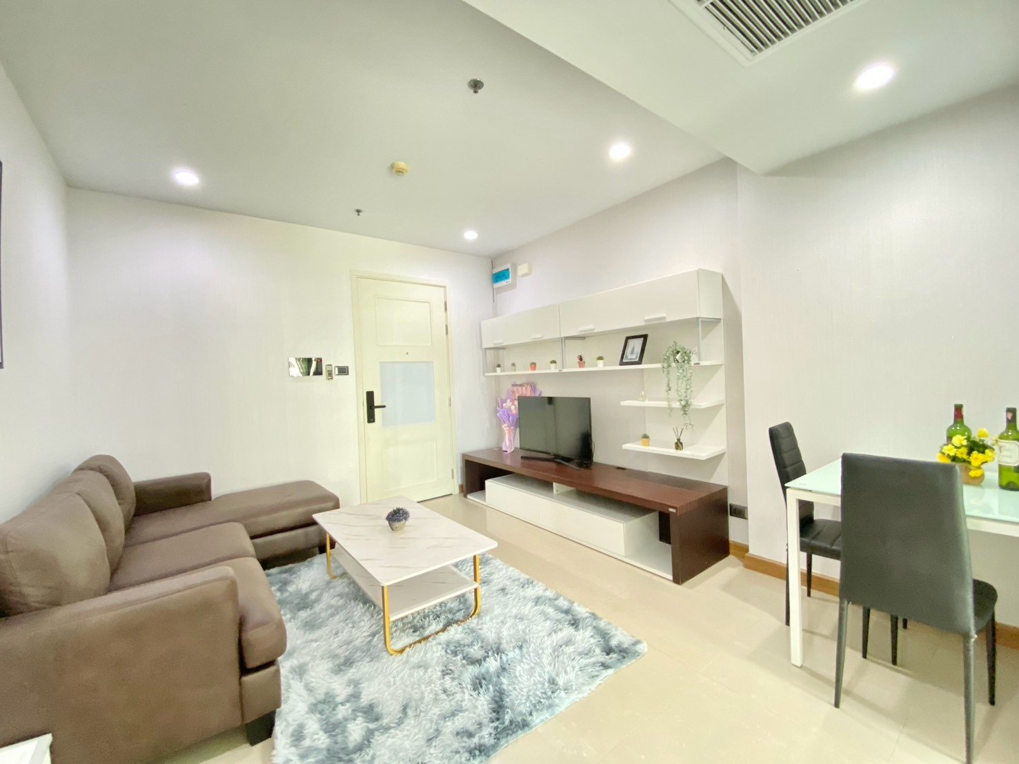 Condo for rent, Supalai Wellington 2, size 43 sq m., pool view, beautiful room, area size: 45 sq m, building 7, 4th floor, north side, pool view, new room, beautifully decorated. Fully furnished and electrical appliances, ready to move in, 1 bedroom, 1 ba Condo for rent, Supalai Wellington 2, size 43 sq m., pool view, beautiful room, area size: 45 sq m, building 7, 4th floor, north side, pool view, new room, beautifully decorated. Fully furnished and electrical appliances, ready to move in, 1 bedroom, 1 ba