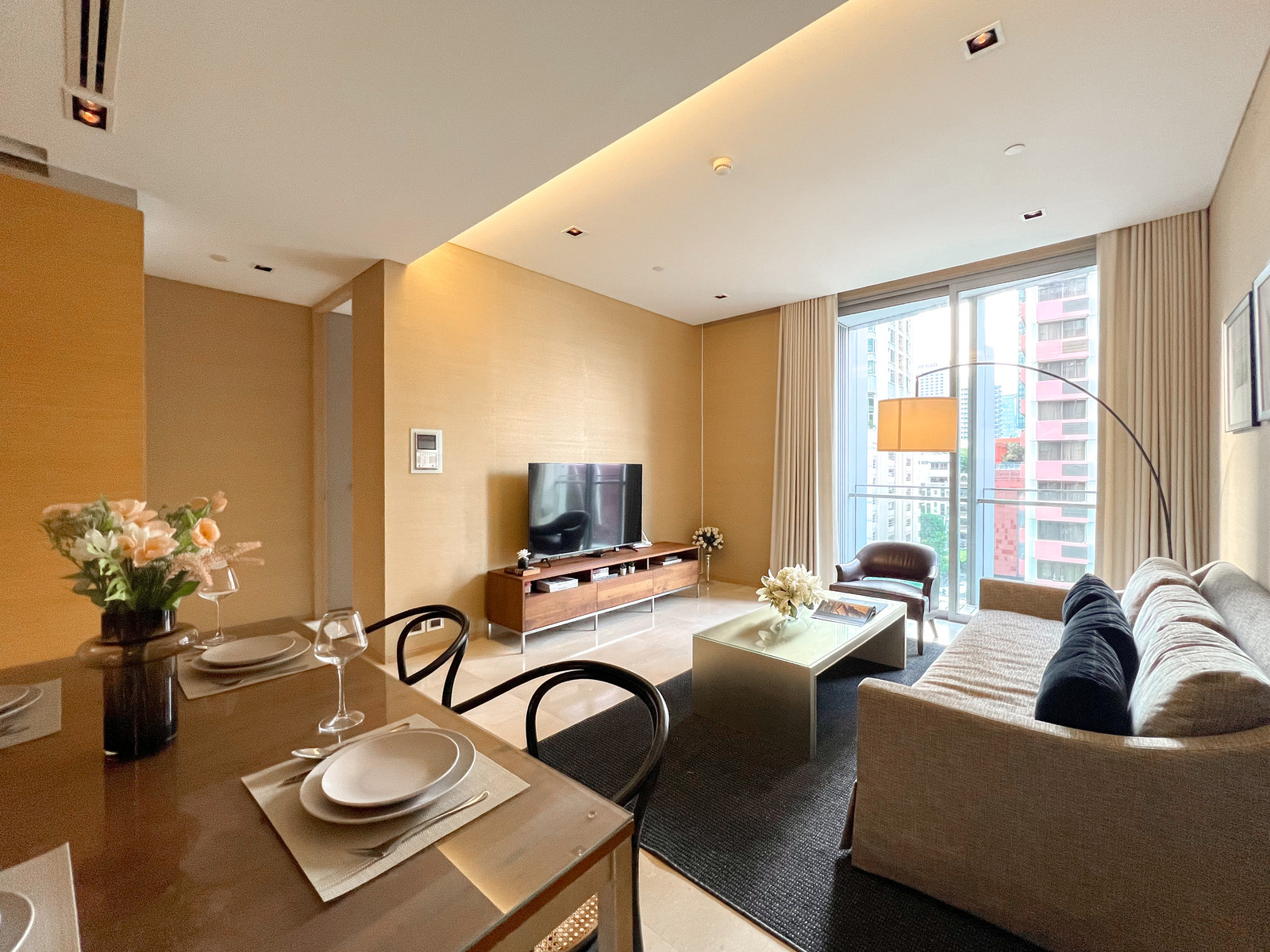 Best Deal for Sale: Saladaeng Residence 2BR in Prime Silom Location Best Deal for Sale: Saladaeng Residence 2BR in Prime Silom Location