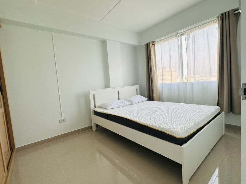For rent, Lasalle Park, 7th floor. For rent, Lasalle Park, 7th floor.