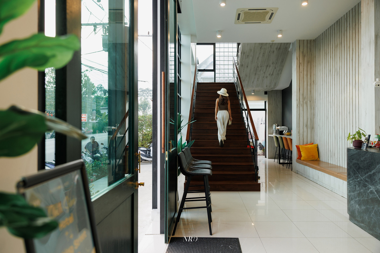 15-Room Operating Boutique Hotel and Café for Sale in Krabi 15-Room Operating Boutique Hotel and Café for Sale in Krabi