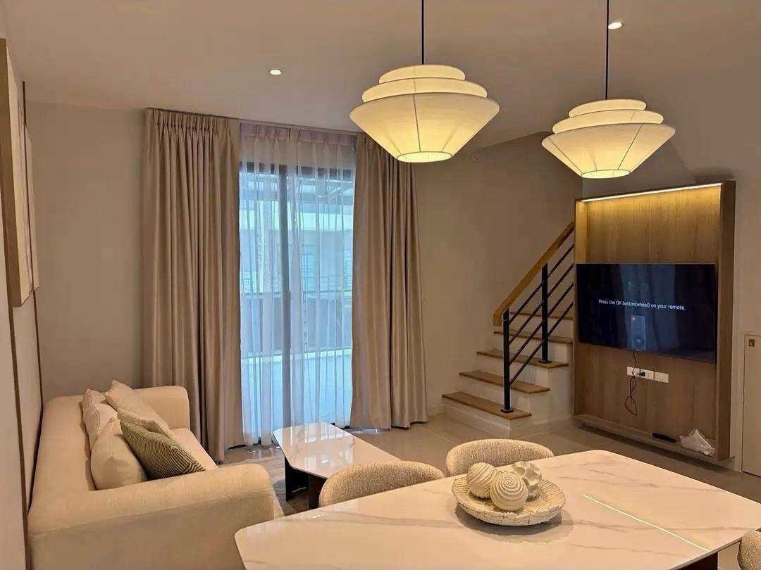 ให้เช่า Townhome พลีโน่สุขุมวิท - บางนา 🚇🚝🌏  聯排別墅出租：Pleno Sukhumvit - Bangna – รูปที่ 2