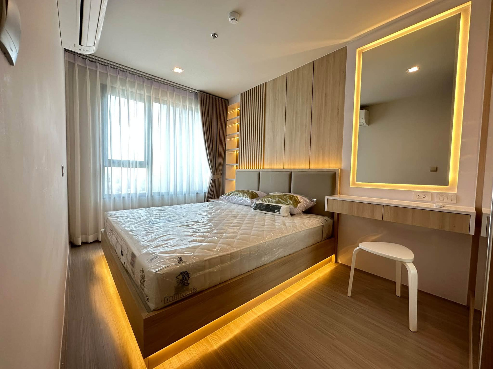 Condo next to BTS, opposite Central, next to lotus. Condo next to BTS, opposite Central, next to lotus.