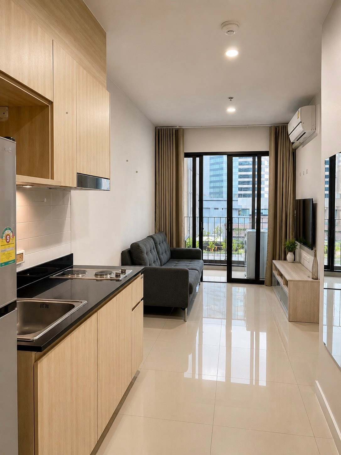 Condo Ideo Ratchada - Huai Khwang, around the corner, good view, not blocked *** fully furnished, all new air conditioners, ready to move in, the lives there himself. Never rented out*** Condo Ideo Ratchada - Huai Khwang, around the corner, good view, not blocked *** fully furnished, all new air conditioners, ready to move in, the lives there himself. Never rented out***