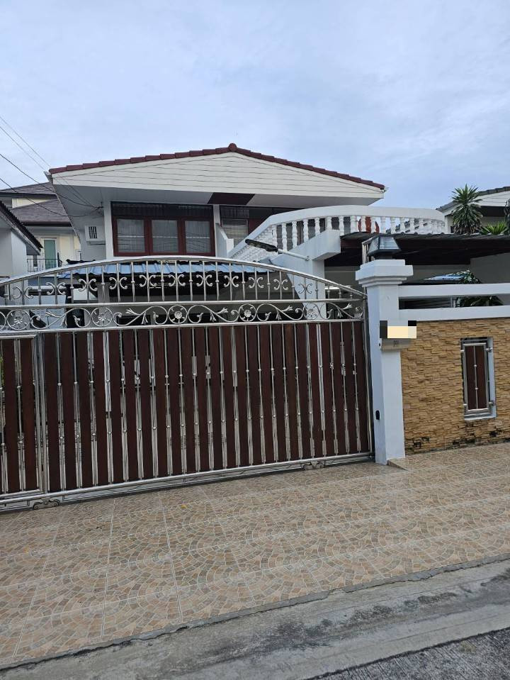 2-story detached house for rent Lat Phrao Road 87, 3 air conditioners, partially furnished, 5 bedrooms, 3 bathrooms, rental price 30,000 baht per month. 2-story detached house for rent Lat Phrao Road 87, 3 air conditioners, partially furnished, 5 bedrooms, 3 bathrooms, rental price 30,000 baht per month.