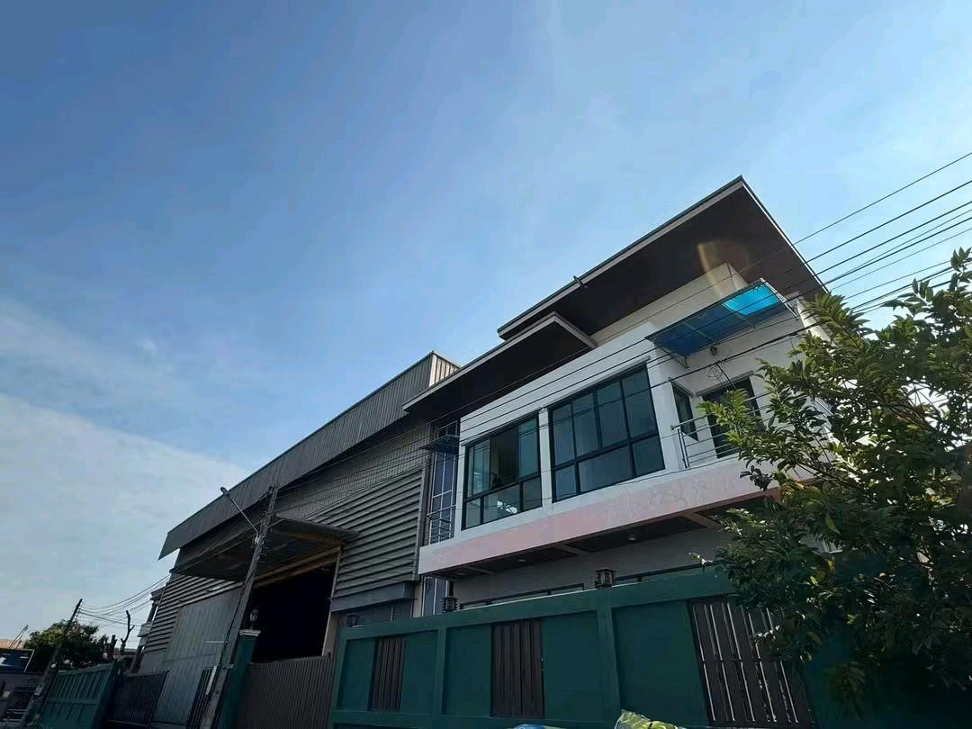 For sale / rent 📢 Rama 2 Road, Sinphachok Village, warehouse + office, 2 floors, waterfront, original structure, steel warehouse. The piles are tight, very strong, ready to move in. Selling price 💰️17.5 million baht 📌 Rental price conditions 💰90,000 / mon – รูปที่ 2