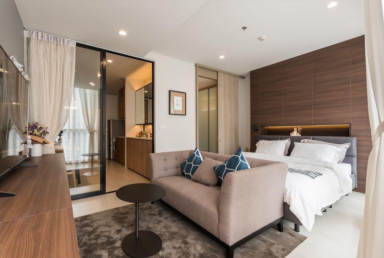 For Rent 1 BED 45K @Ploenchit For Rent 1 BED 45K @Ploenchit