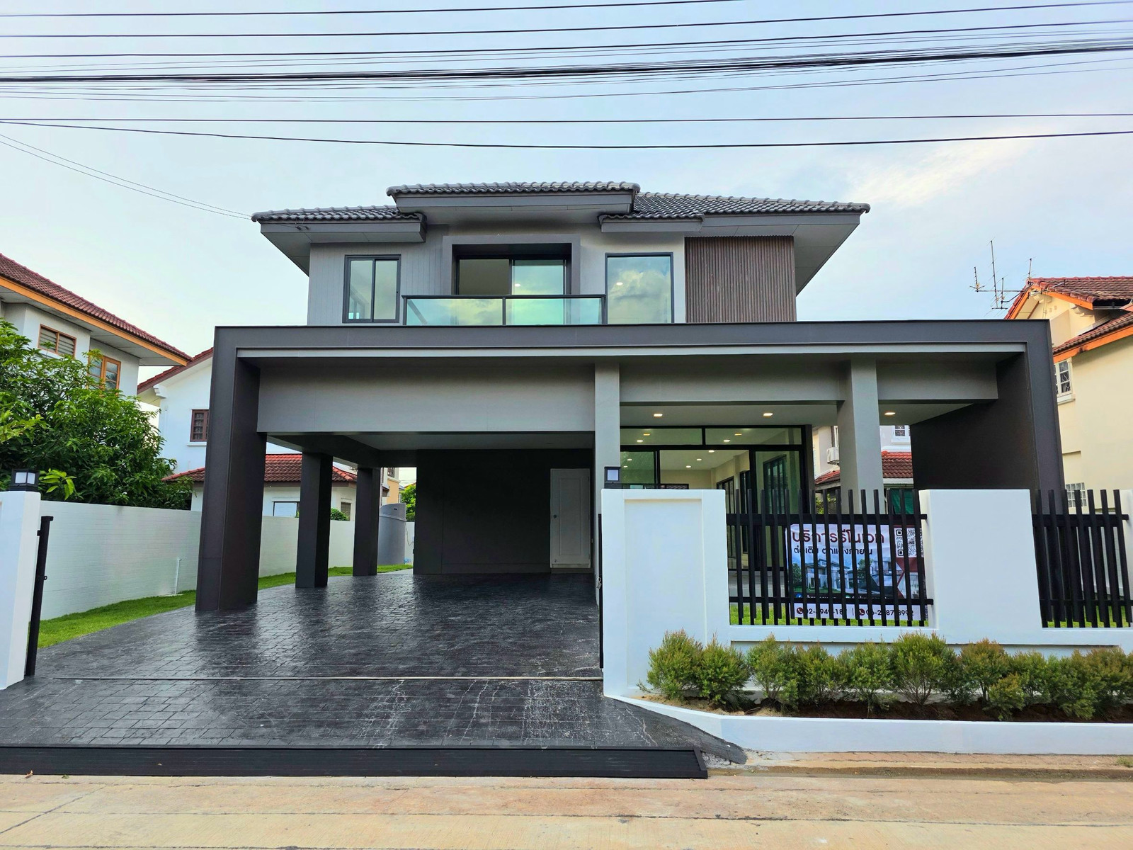 ขายบ้านเดี่ยว รีโนเวทใหม่ ใน "โครงการ ชลลดา บางบัวทอง" จากแบรนด์ Land & Houses หมู่บ้านระดับตำนาน ที่มีเอกลักษณ์เฉพาะตัว ขายบ้านเดี่ยว รีโนเวทใหม่ ใน "โครงการ ชลลดา บางบัวทอง" จากแบรนด์ Land & Houses หมู่บ้านระดับตำนาน ที่มีเอกลักษณ์เฉพาะตัว