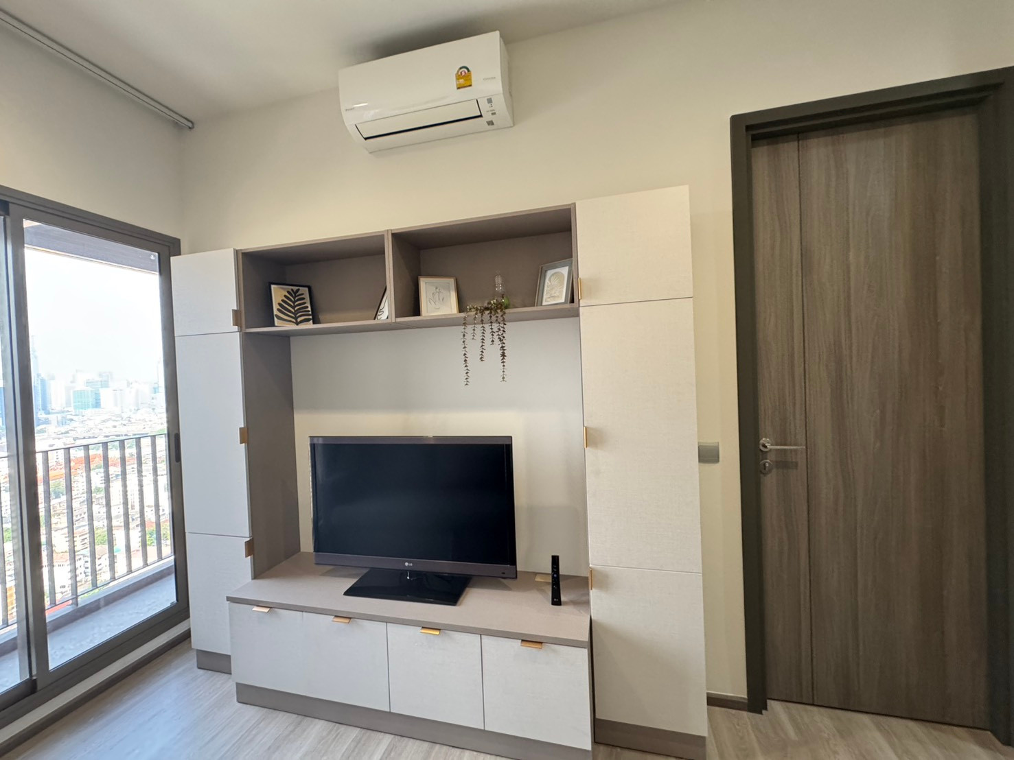 🔥For Sale 📍Rhythm Charoenkrung Pavillion 📍1 bedrooms 35 Sq.m. 📍Selling Price :7,590,000 📍Rent : 26,000 THB/Month Call/Line : 0954597992 🔥For Sale 📍Rhythm Charoenkrung Pavillion 📍1 bedrooms 35 Sq.m. 📍Selling Price :7,590,000 📍Rent : 26,000 THB/Month Call/Line : 0954597992