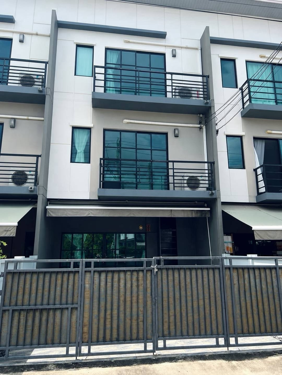 House for sale in the middle of the city (Pinklao-Charan)