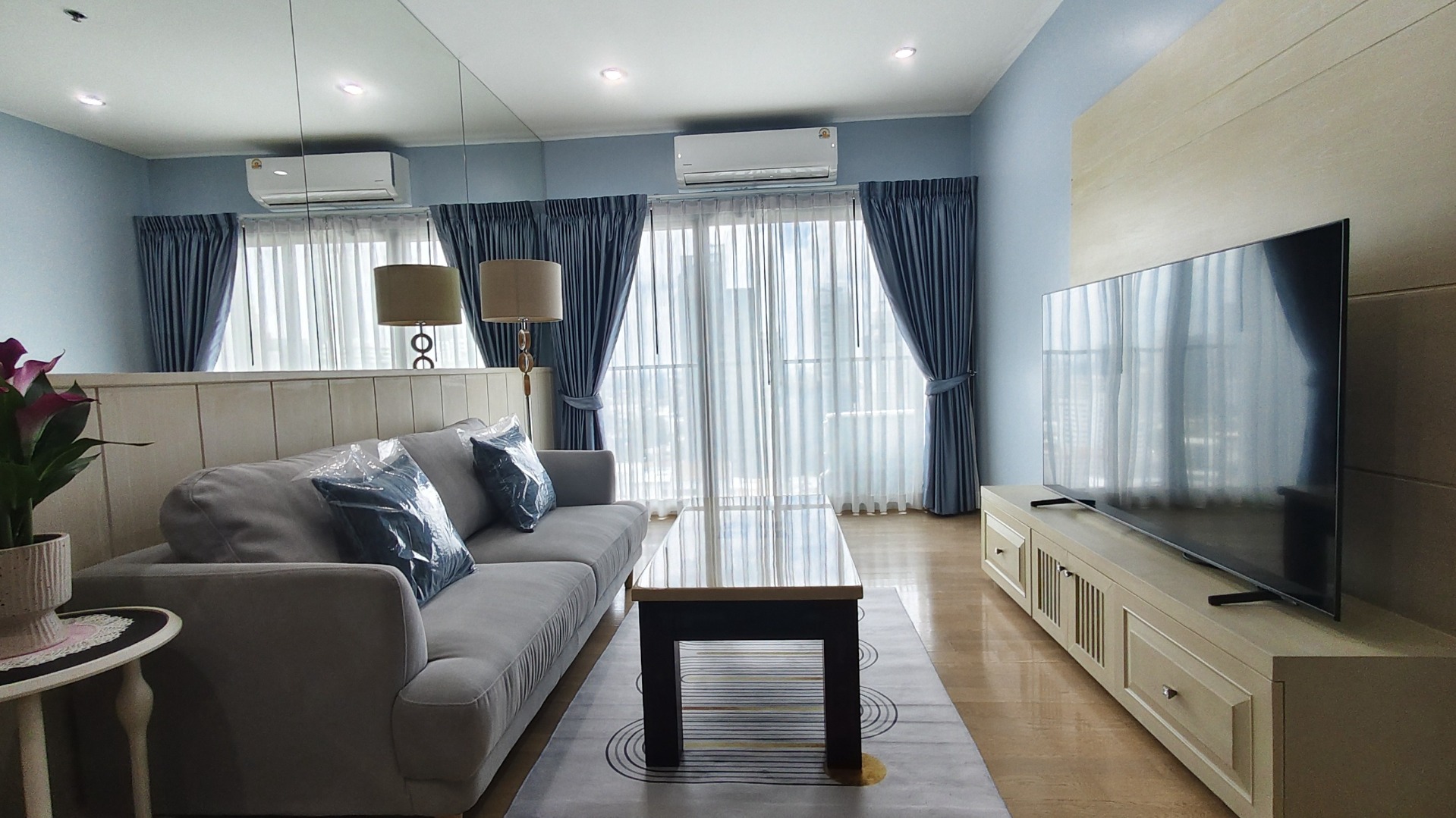 🏢 Spacious 1-Bedroom Condo for Rent (53 sq.m.) | 24th Floor | High-rise View | Prime Sukhumvit Location 🏢 Spacious 1-Bedroom Condo for Rent (53 sq.m.) | 24th Floor | High-rise View | Prime Sukhumvit Location