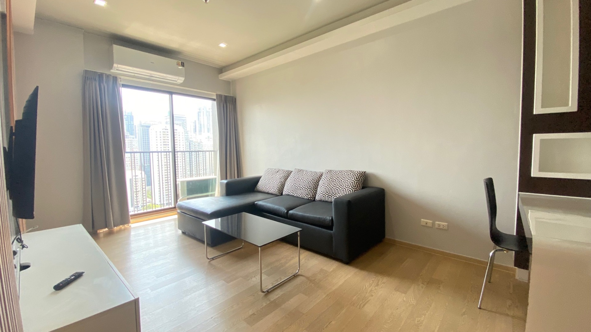 [Agent Post] ✨ ห้องใหญ่! ทำเลพร้อมพงษ์! | Noble Refine | 1 Bedroom 50 ตร.ม. | ชั้น 22 | 35,000 บาท/เดือน – รูปที่ 3