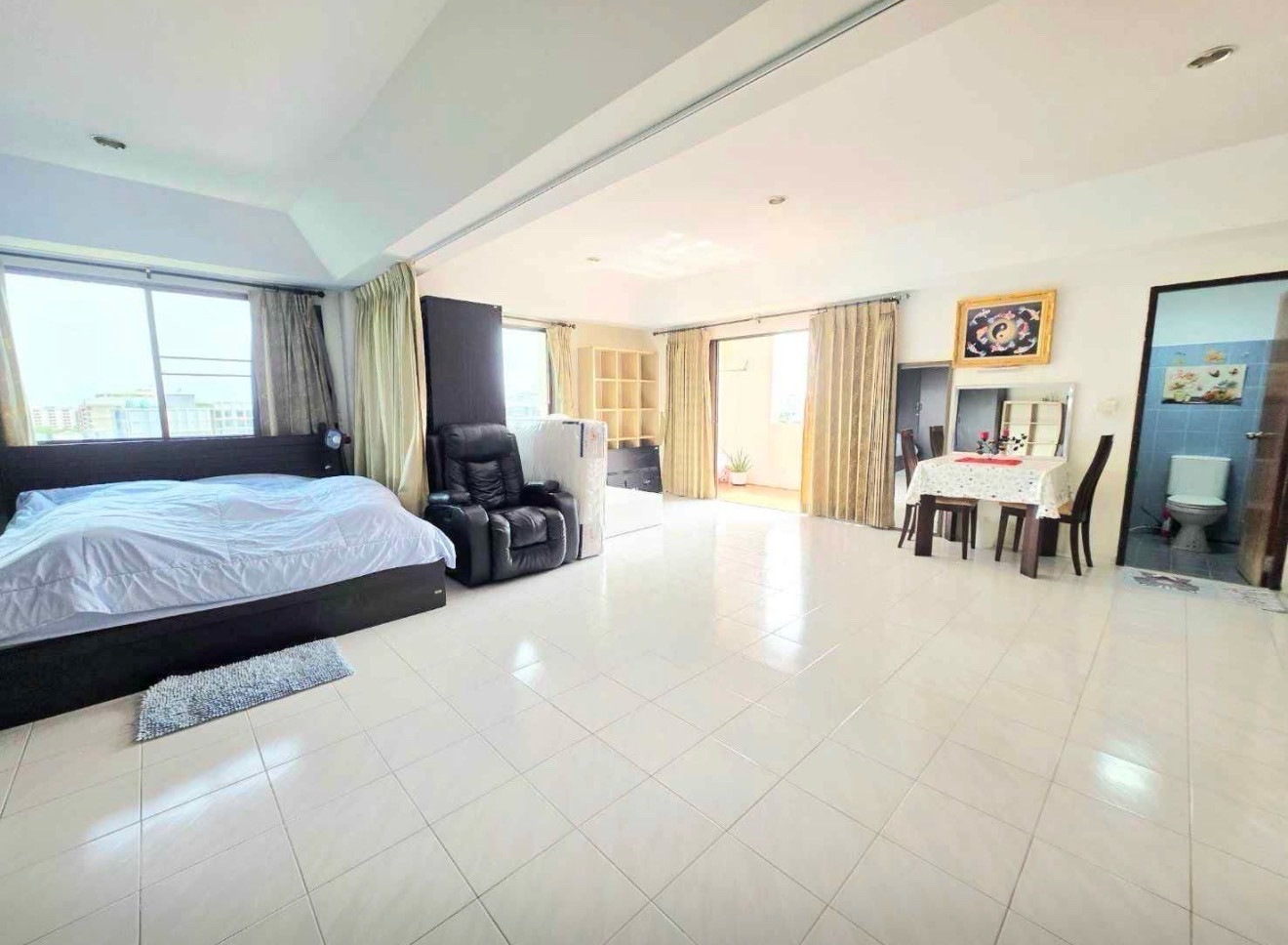 ✨ Price cut to 1.389 million! Got a big room 58.22 in Lat Phrao area✨