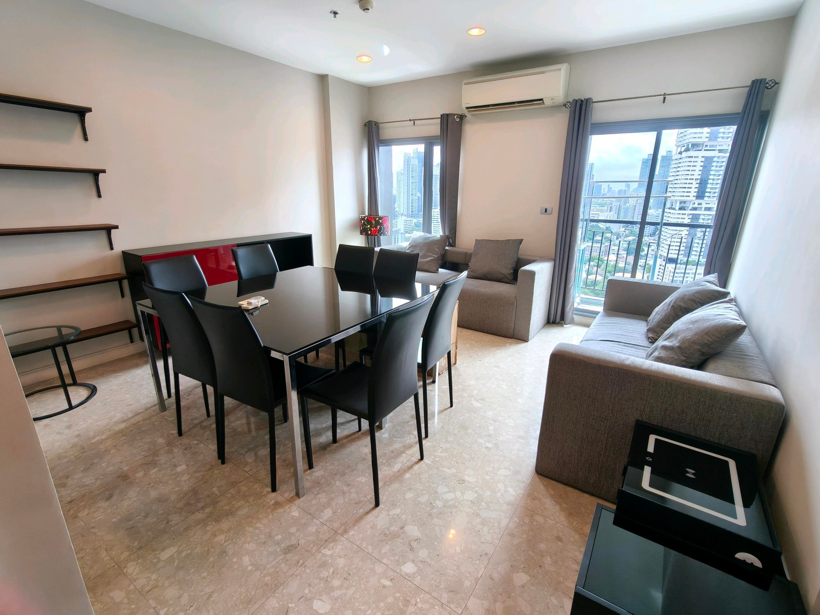 Condo for sale The Crest Sukhumvit 34, Sukhumvit 34, near BTS Thonglor. Condo for sale The Crest Sukhumvit 34, Sukhumvit 34, near BTS Thonglor.