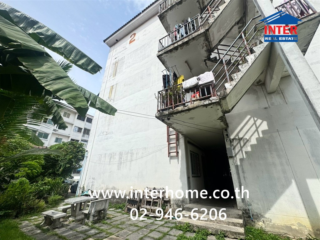 Condominium 34.98 sq m. Eua-Athorn Phetkasem 81, Soi Waiyawit 2, near Big C Phetkasem, Phetkasem Road, Nong Khaem District, Bangkok.