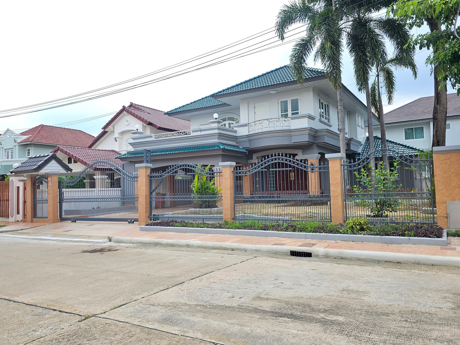 For sale/rent!!! 2-story detached house, area 120.9 sq m @ Suan Dok Mai Village - Soi Borommaratchachonnani 105, Thawi Watthana District, Bangkok ( sells himself) For sale/rent!!! 2-story detached house, area 120.9 sq m @ Suan Dok Mai Village - Soi Borommaratchachonnani 105, Thawi Watthana District, Bangkok ( sells himself)