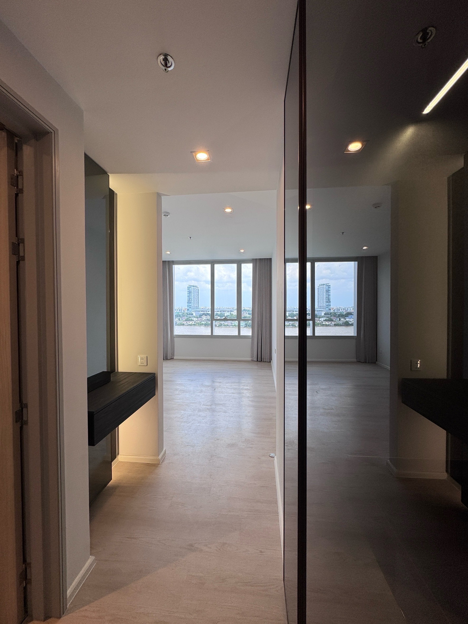 1ห้องนอน บ้านริมน้ำ ชั้น07A06 ห้องติดแม่น้ำ ที่สวยครบ เปิดประตูก็เจอแม่น้ำ – รูปที่ 3