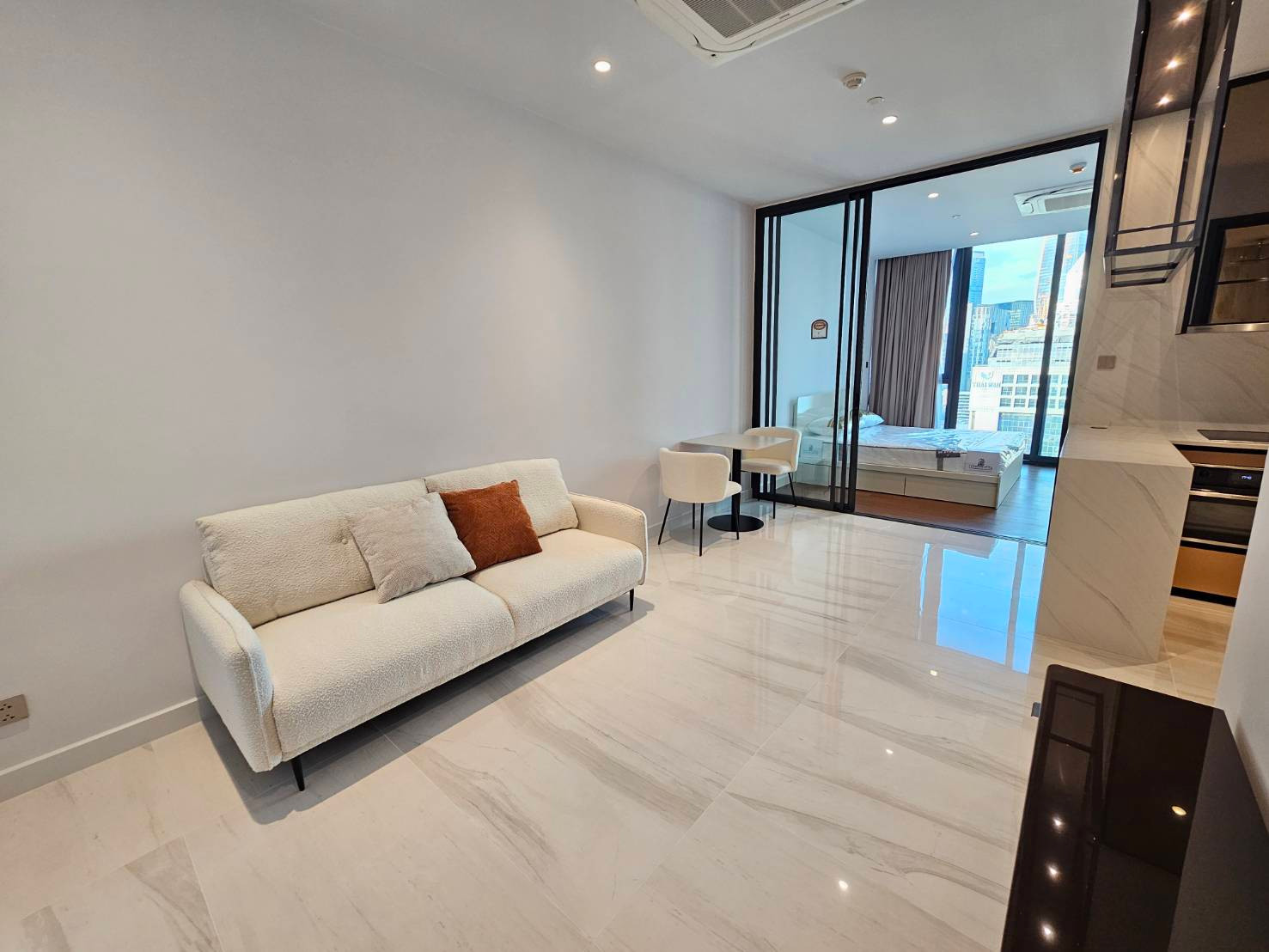 Never rented out, new furniture, all new appliances, high floor, beautiful view, for rent, 1 bedroom, 1 bathroom, Supalai Icon Sathorn. Supalai icon sathorn. Never rented out, new furniture, all new appliances, high floor, beautiful view, for rent, 1 bedroom, 1 bathroom, Supalai Icon Sathorn. Supalai icon sathorn.