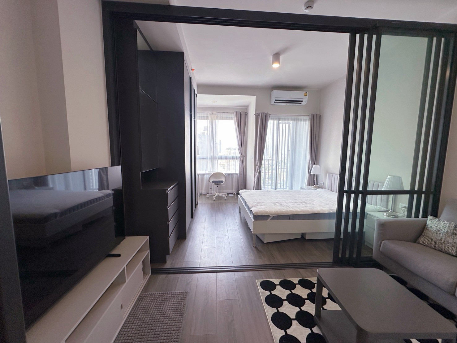 Ideo rama4 1 bed new series 30 sq.m for rent