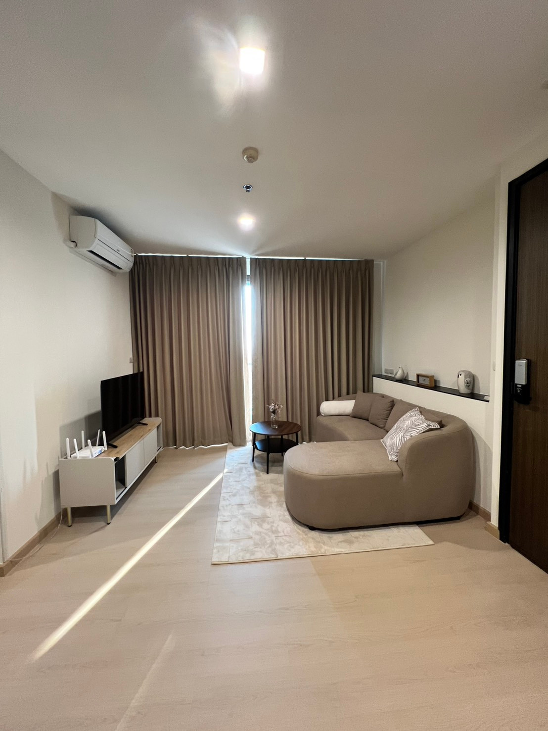 ให้เช่าคอนโด Rhythm Sukhumvit 44/1 - 2 ห้องนอน 1 ห้องน้ำ  
