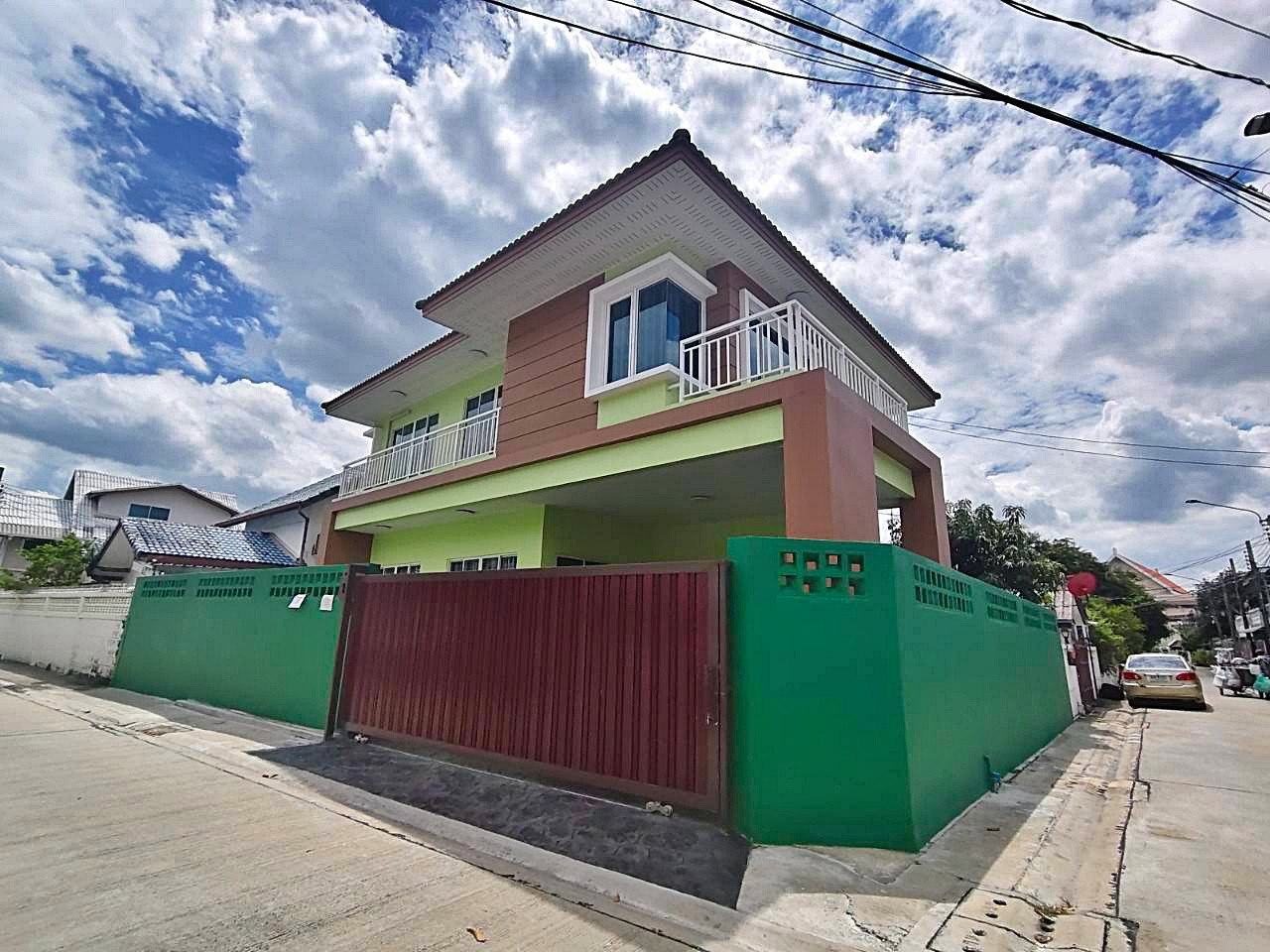 Single house Vibhavadi Rangsit 64, Laksi, new house, never lived in.  Near Don Mueang Airport
