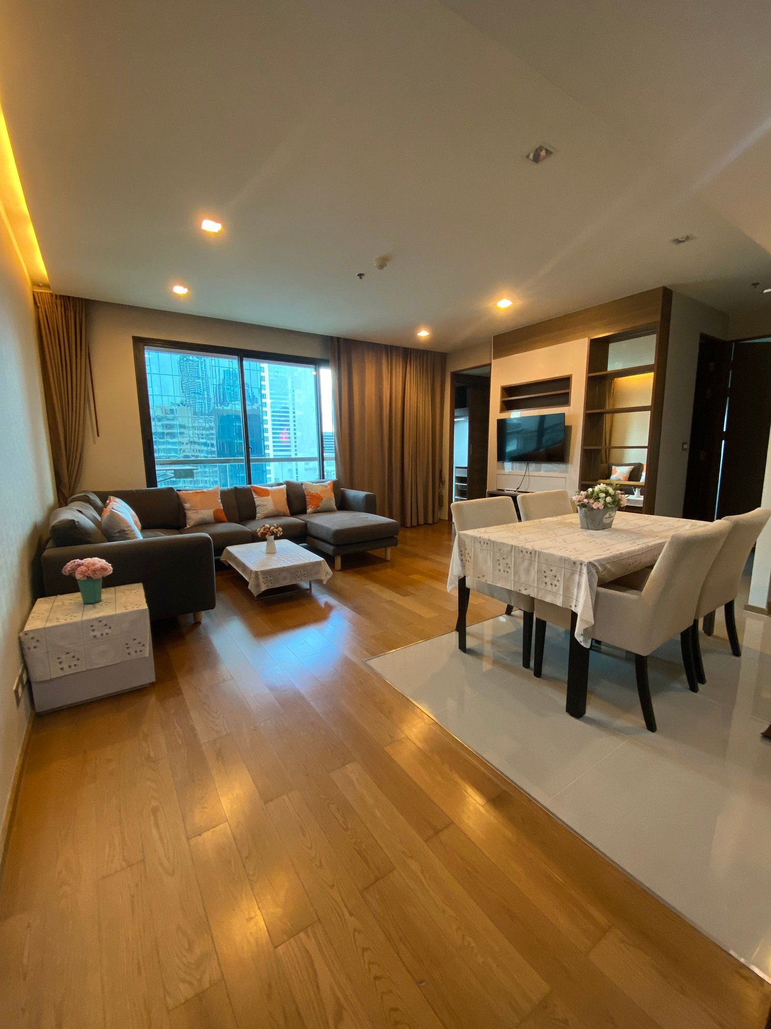 ✨ 2 ห้องนอน 2 ห้องน้ำ | ห้องกว้างบนชั้นสูง เหมาะสำหรับคนที่มองหาพื้นที่ใช้สอยแบบเป็นสัดส่วน 📍 The Address Sathorn ✨ 2 ห้องนอน 2 ห้องน้ำ | ห้องกว้างบนชั้นสูง เหมาะสำหรับคนที่มองหาพื้นที่ใช้สอยแบบเป็นสัดส่วน 📍 The Address Sathorn