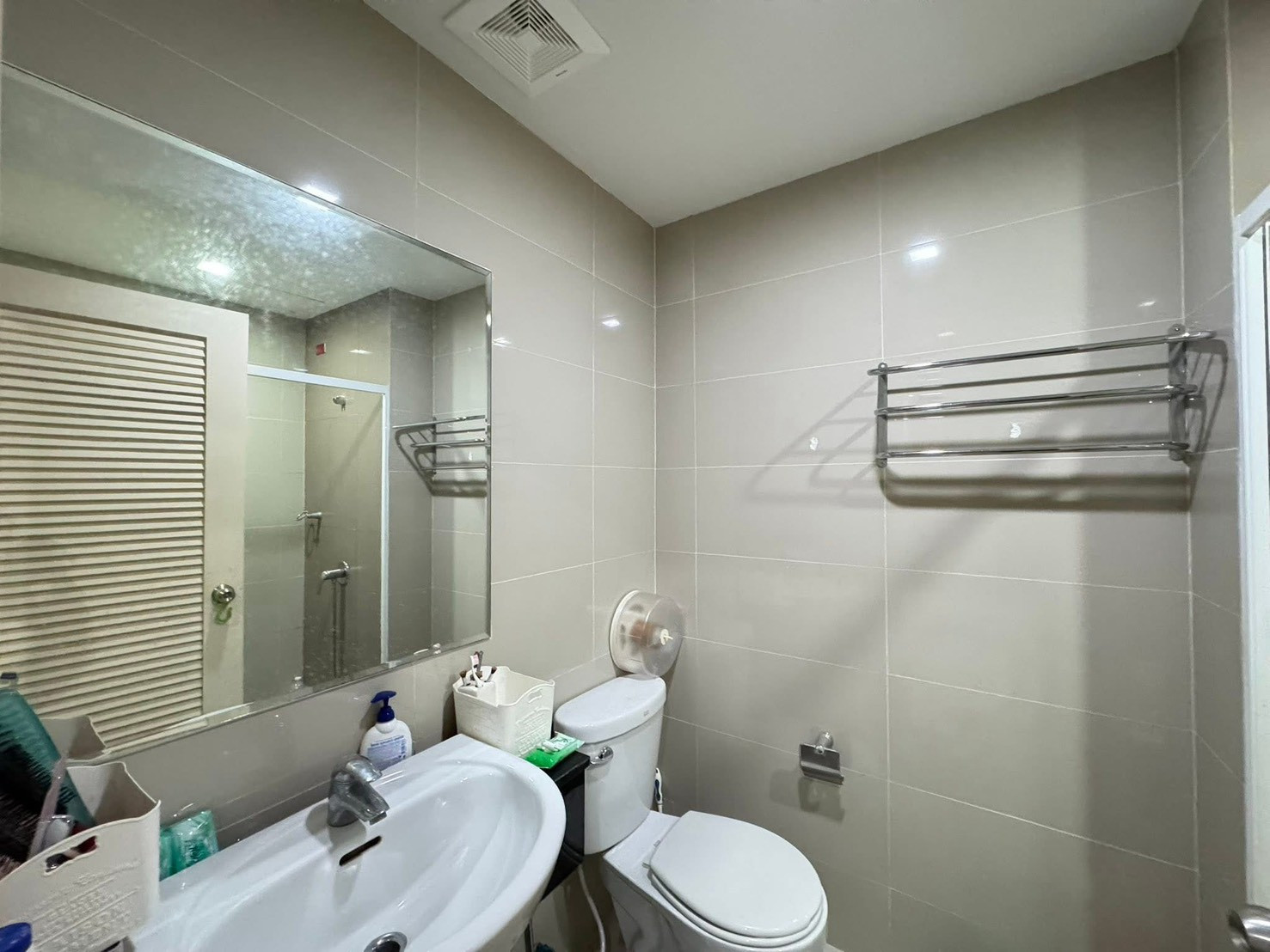 ขายด่วน Airlink Residence (แอร์ลิงค์ เรสซิเดนซ์) อาคาร 5 ชั้น 4 ห้องสวย ใกล้แอร์พอร์ตลิงก์ ลาดกระบัง 28 ตร.ม. ขายด่วน Airlink Residence (แอร์ลิงค์ เรสซิเดนซ์) อาคาร 5 ชั้น 4 ห้องสวย ใกล้แอร์พอร์ตลิงก์ ลาดกระบัง 28 ตร.ม.