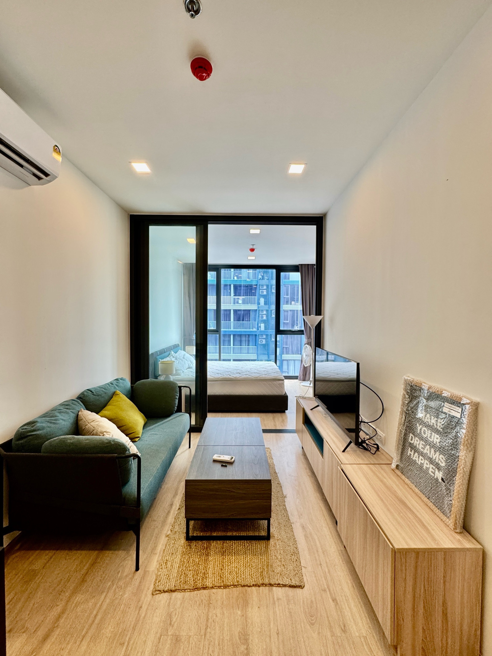 For rent!! XT Phayathai, fully furnished, ready to move in!!! 32.25 sq m, BTS Phaya Thai, ready to move in, only 21,000 baht/month. For rent!! XT Phayathai, fully furnished, ready to move in!!! 32.25 sq m, BTS Phaya Thai, ready to move in, only 21,000 baht/month.
