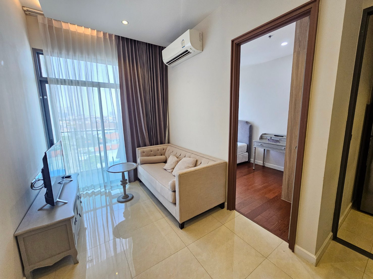 Beautiful room, cheap for rent, rent 2 bedrooms, 1 bathroom, Mayfair Place Condo, Sukhumvit 50. Beautiful room, cheap for rent, rent 2 bedrooms, 1 bathroom, Mayfair Place Condo, Sukhumvit 50.