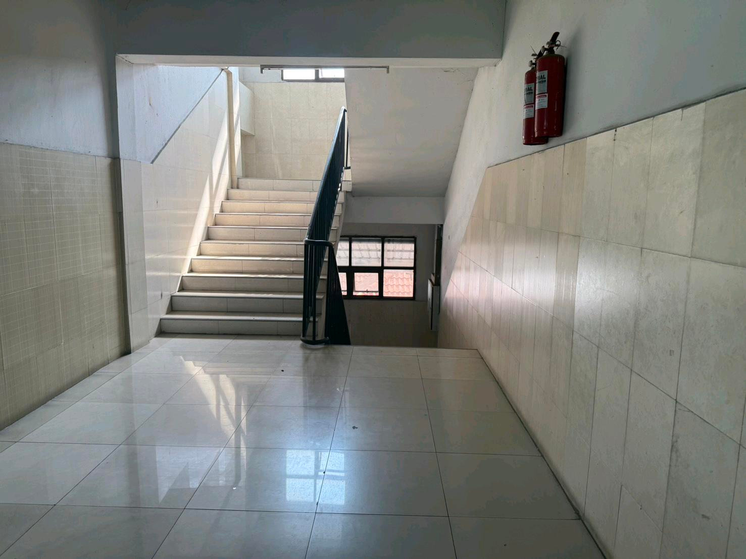 🏢 โฮมออฟฟิศ 4 ชั้น ให้เช่า ✅ พร้อมเข้าอยู่ทันที!   📍 ทำเลทอง ใจกลางพระราม 9 ติดถนนทวีมิตร พระราม 9 ซอย 7 ใกล้สี่แยกอสมท. — เดินเพียง 5 นาที ถึง MRT พระราม 9, G Tower, เซ็นทรัลพระราม 9 และฟอร์จูนทาวน์ ✨ ใกล้ทางด่วน เดินทางสะดวกสุดๆ   💡 เหมาะสำหรับ: สำนั – รูปที่ 4