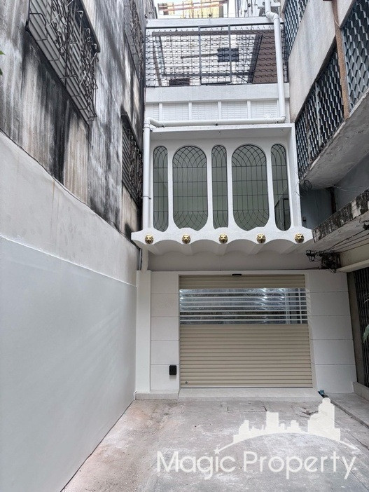 ขายทาวน์เฮาส์ 4 ห้องนอน ใกล้บรรทัดทอง ใน ซอยสุนทรพิมล ถนนจารุเมือง แขวงรองเมือง เขตปทุมวัน กรุงเทพมหานคร