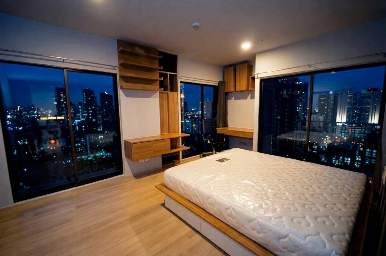 🌃 Noble Refine ready to move in, location in the heart of the city, convenient to travel. 🌃 Noble Refine ready to move in, location in the heart of the city, convenient to travel.