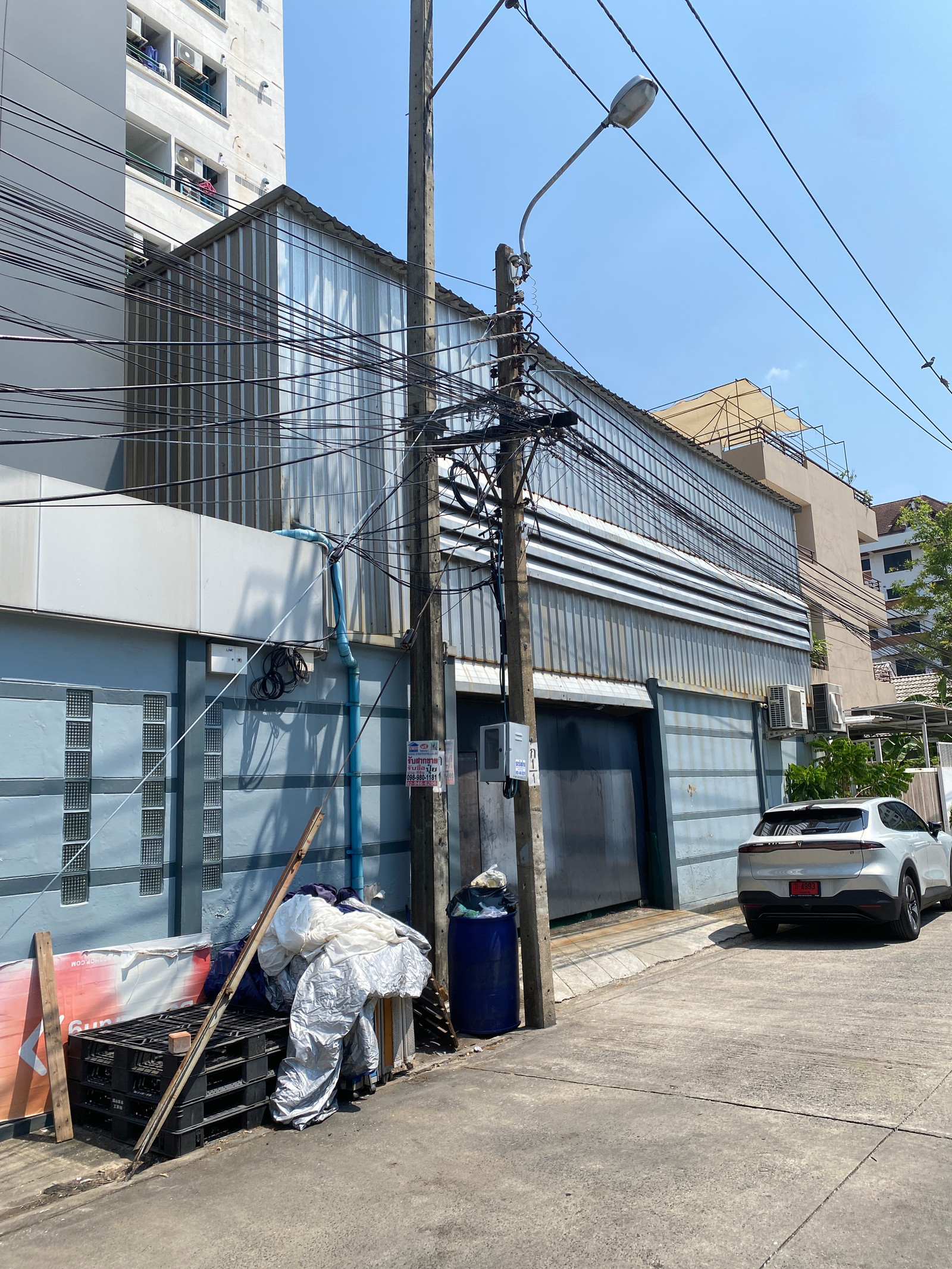 🏢 ขายที่ดินพร้อมอาคารสำนักงาน 4 ชั้นและโกดัง รามคำแหงซอย 4  🔥 ตกแต่งแล้วพร้อมเข้าใช้งาน 🔥 – รูปที่ 2