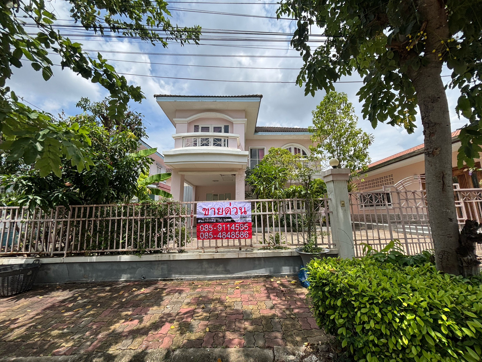For sale / rent, Chaiyaphruek Village, Bang Khun Thian, Thai Raman Association, Samae Dam Subdistrict, Bangkok, size 144 sq m, 3 bedrooms, 3 bathrooms, 1 kitchen. The floor next to it can store product stock or be used as an office (post a 21 meter pole i