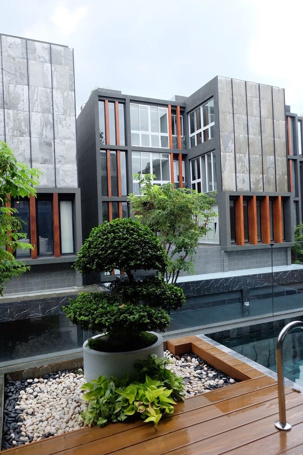 SH090226 House for sale with private elevator and a private swimming pool at Bibury Village Srinakarin near Suan Luang Rama IX Park.