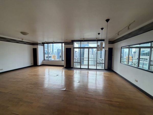 3 Bedroom Luxury Condo for Sale at All Seasons Mansion Near BTS Phloen Chit Wireless Road
