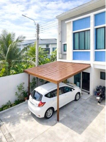Wongwaen-RamInthra KhuBon Rd. 2-story townhome for rent in and Kaset-Nawamin area near Phraya Suren