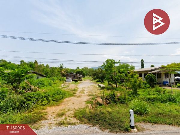 Land for sale, 1 rai 28 sq m, next to the main road, Bo Thong Subdistrict, Thong Saen Khan District, Uttaradit Province.