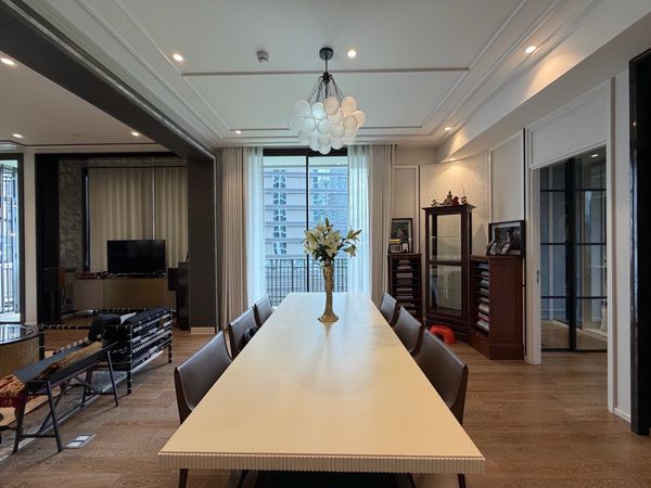 ✨ The Largest 2-Bedroom + 1 Mini Multi-Purpose Room 152.5 sq.m in the Building! Ultra-Luxury at MUNIQ Langsuan. 🔥Best Price Guaranteed✨ Discover unmatched value and space with this rare, ultra-luxury unit at the prestigious MUNIQ Langsuan 