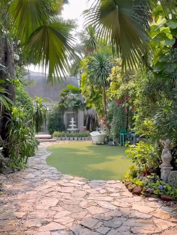 For Rent : Rare Glasshouse Garden space in Sukhumvit 101 Only 550 meter to BTS