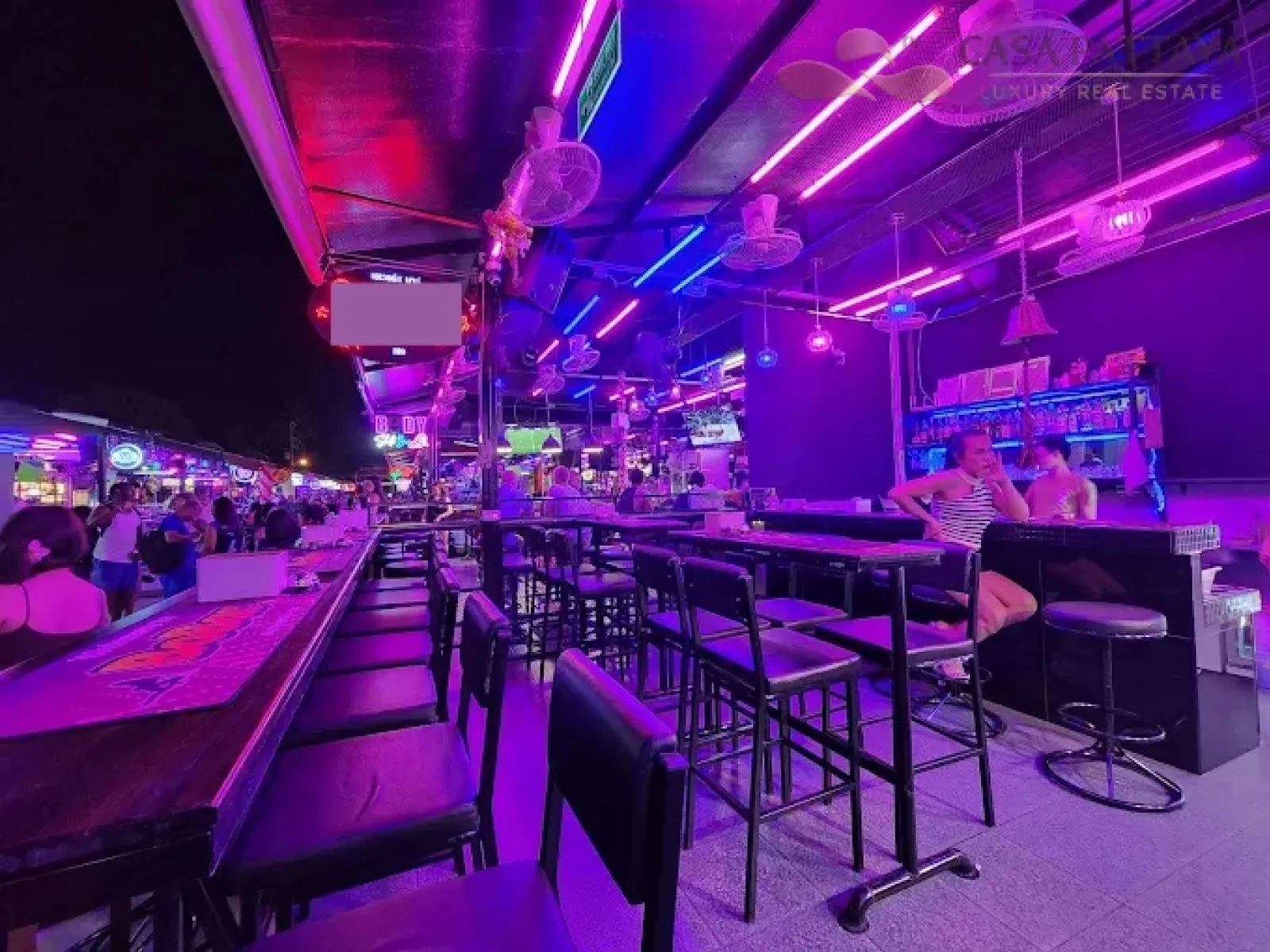 Urgent Takeover! Beer Bar Opposite Central Pattaya (Large Unit)