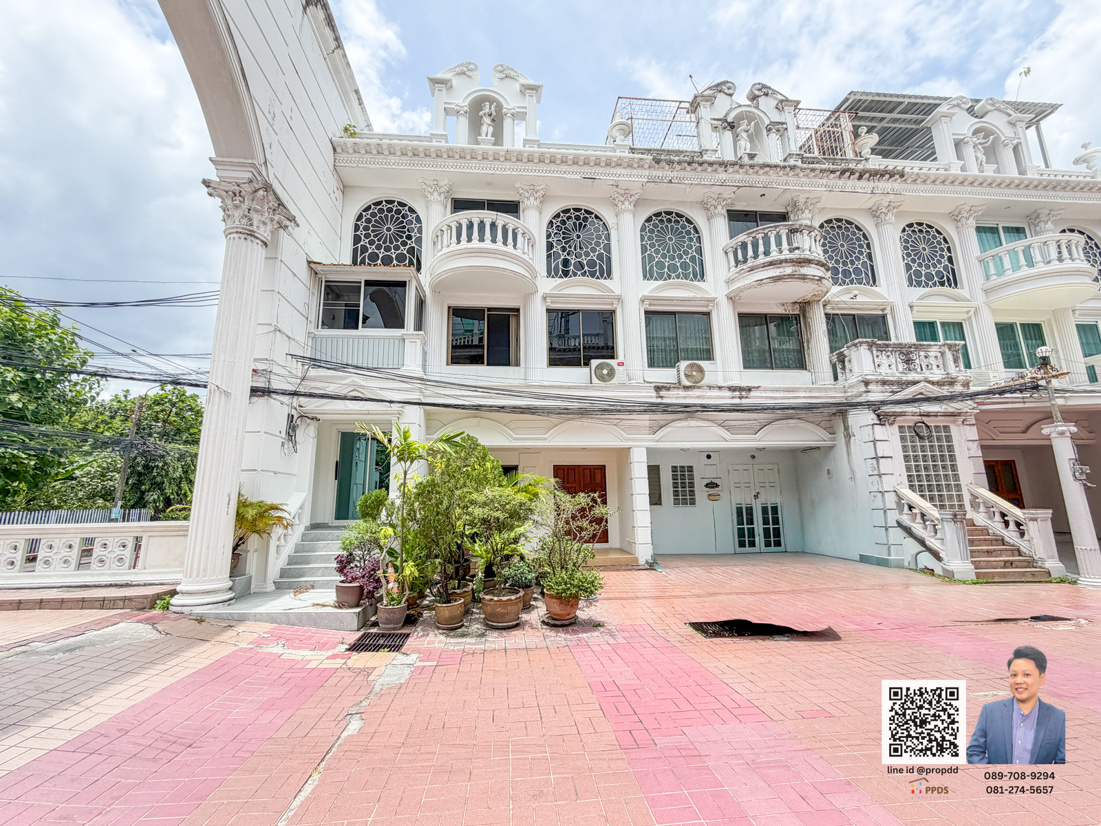 FOR SALE | 4-STOREY TOWNHOME – SUKHUMVIT 49 Phrom Phong – Thonglor | Spacious Corner Unit in a Private Compound 