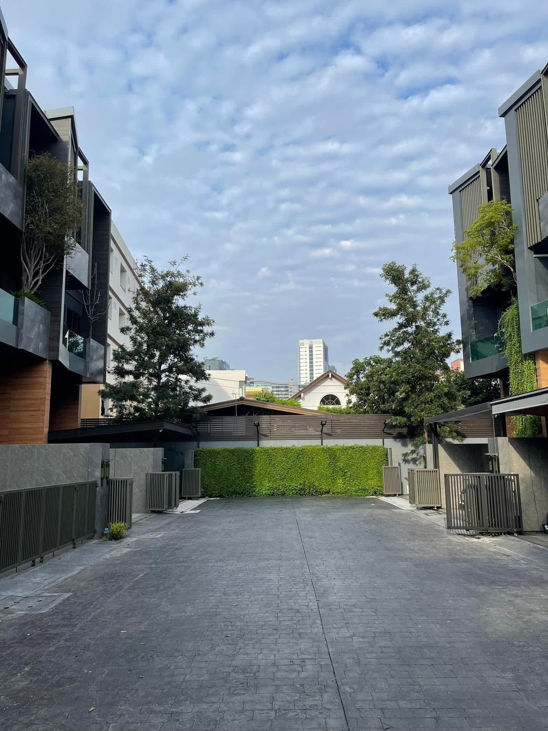The Eight Chatuchak Ratchada Private Luxury Home, for rent 120k/month, 3b4b, 254sqm,10min drive to Central ladprao and Chatuchak park