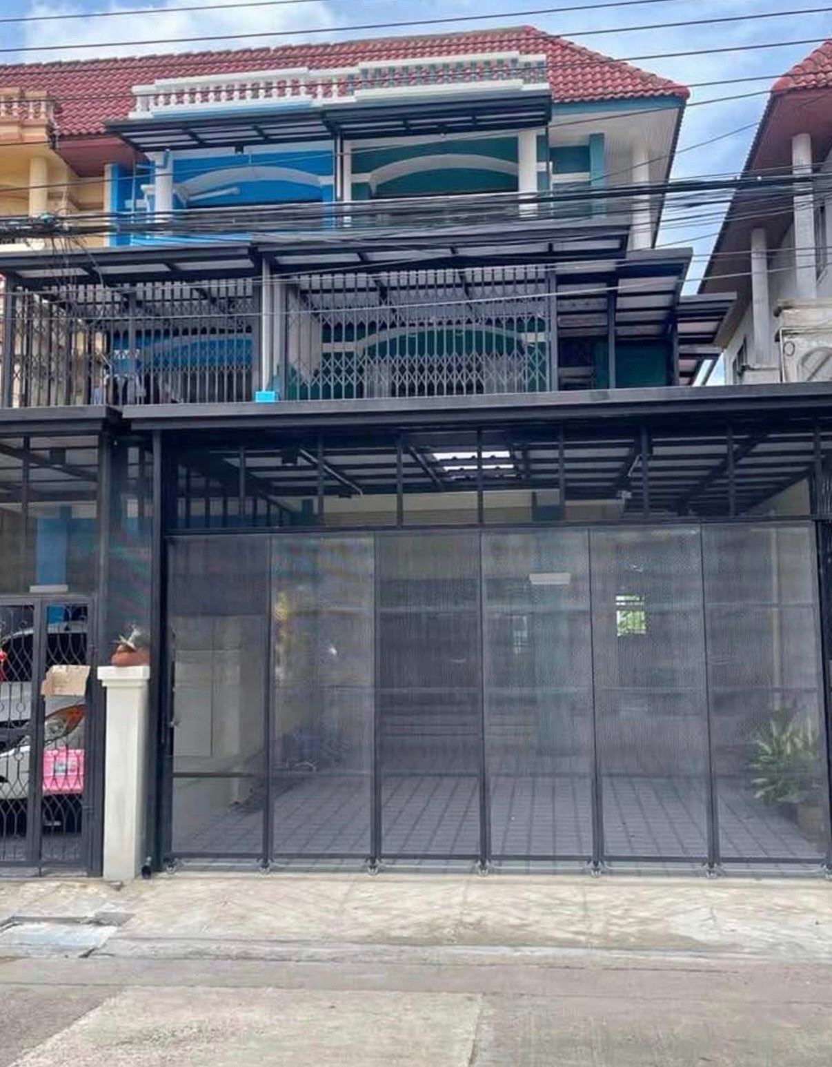 🏡 3-story townhome, newly renovated, 4 bedrooms, 3 bathrooms, Serithai 68, rent 18,000 ☎️0655365165