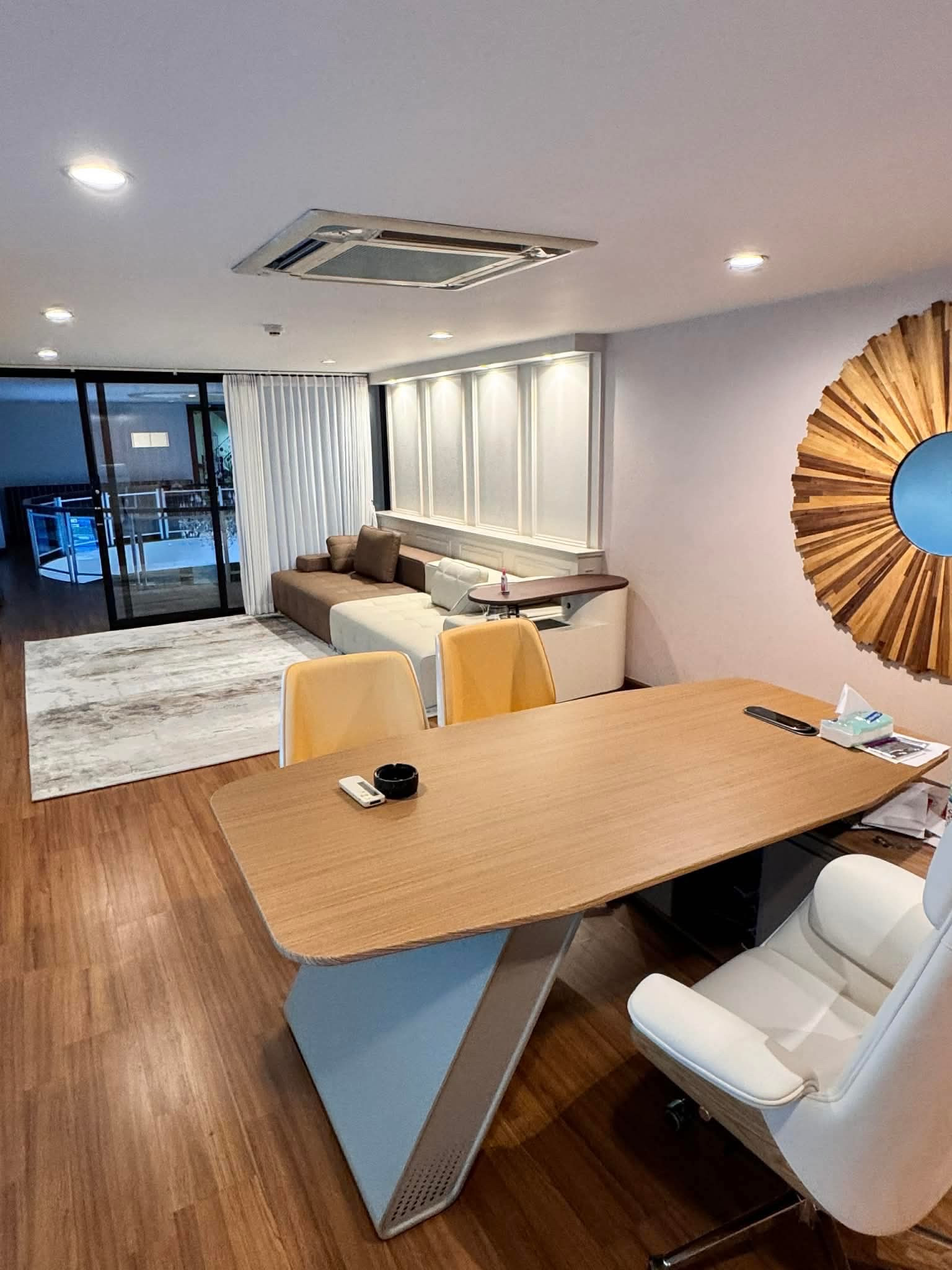📌 ปล่อยเช่า : Stand Alone Building ใจกลางรัชดา , ใกล้ MRT สุทธิสาร , 9 ชั้น , 1200 ตรม , 12 ที่จอด   สามารถทำ  • Wellness Center /  Office / Clinic etc   📌 Rental : Stand Alone Building In Ratchada , close to MRT Suthisarn , 9 Storeys , 1200 sqm , 12 Pa – รูปที่ 4