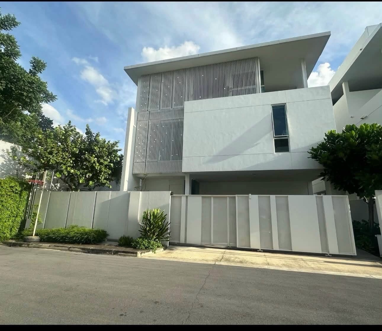 Luxury 3-Story House with Private Elevator, Convenient Access near Expressway and Central EastVille Luxury 3-Story House with Private Elevator, Convenient Access near Expressway and Central EastVille