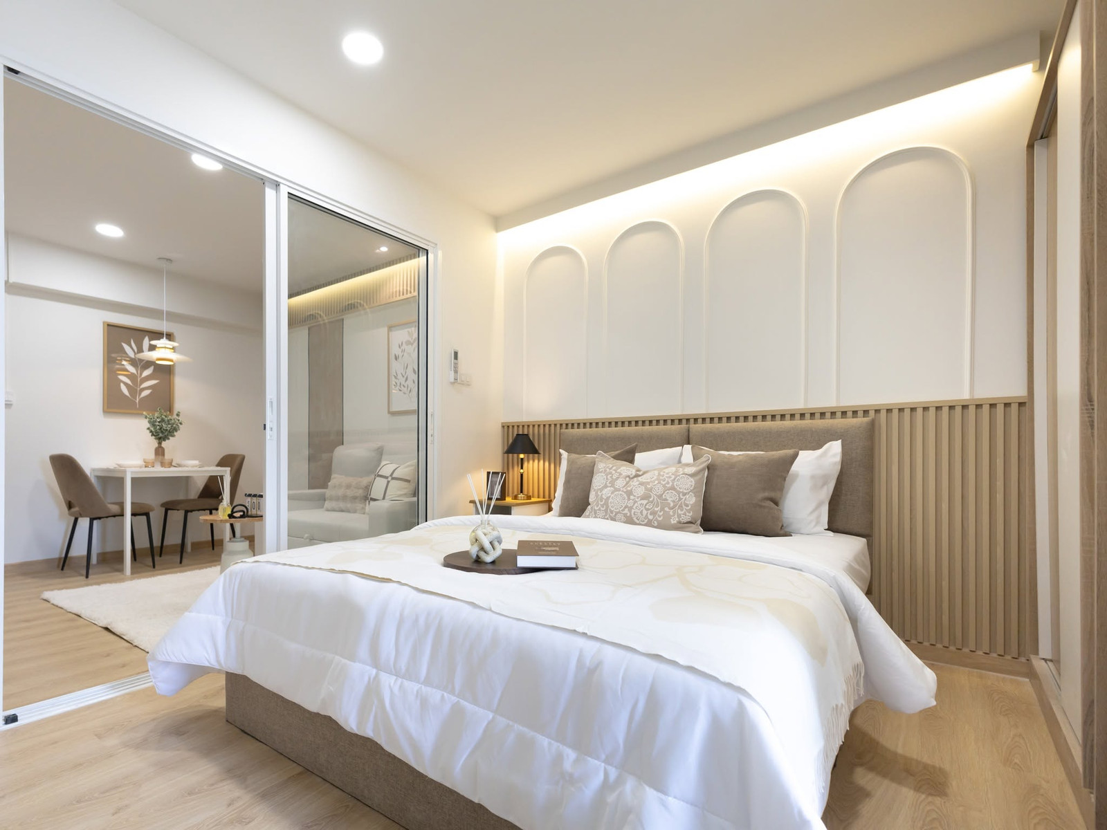 Condo near MRT Huai Khwang, only 700 meters, installments starting at only 7,xxx baht/month*, salary 16,000 baht, you can buy and own it. Condo near MRT Huai Khwang, only 700 meters, installments starting at only 7,xxx baht/month*, salary 16,000 baht, you can buy and own it.