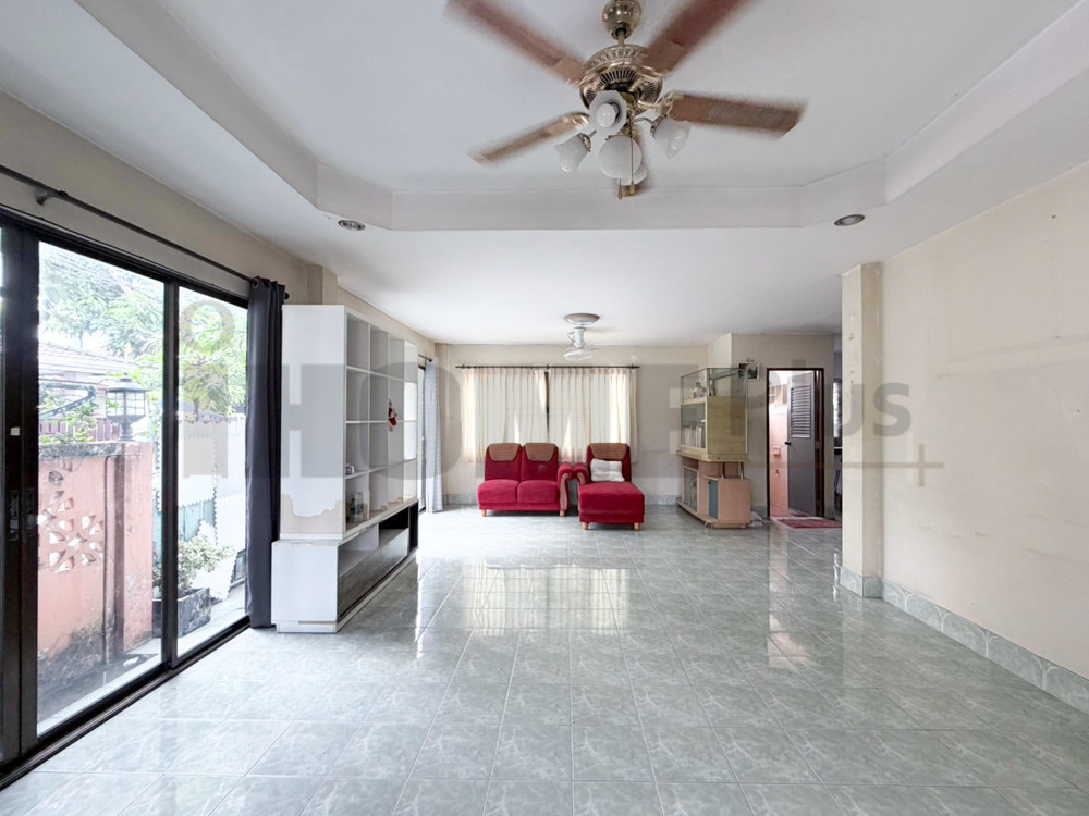 Single house, corner house, Soi Phra Mae Maha Karun. With rooms for rent – รูปที่ 4