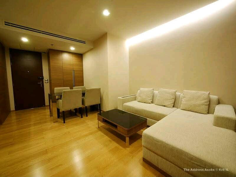 The Address Asoke | ดิ แอดเดรส อโศก ✨ ห้อง 2 ห้องนอน ชั้น 30 วิวสูง ทำเลทอง ใกล้ MRT เพชรบุรี เดินทางสะดวกทั้งเข้าเมืองและสนามบิน  💰 ค่าเช่าเพียง 43,000 บาท/เดือน 📐 ขนาด 65 ตร.ม. 🛏️ 2 ห้องนอน 🛁 2 ห้องน้ำ 🏢 ชั้น 30 🚗 มีที่จอดรถ 🛋️ ห้องพร้อมเฟอร์นิเจ – รูปที่ 2