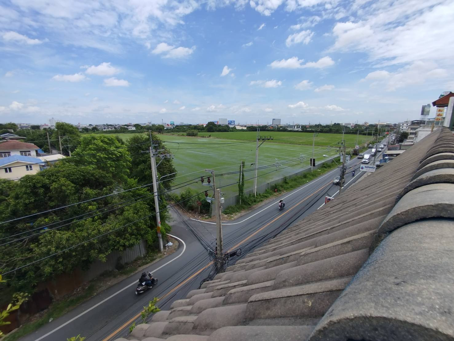 ขายอาคารพาณิชย์ 3ชั้น มีชั้นลอย ดาดฟ้า 4ห้อง ติดถนนบ้านกล้วย ไทรน้อย   – รูปที่ 3